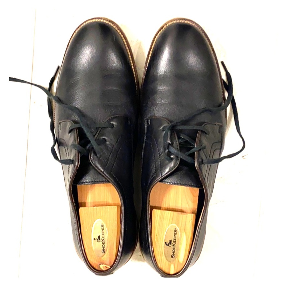 Men’s Johnston and Murphy black dress shoes